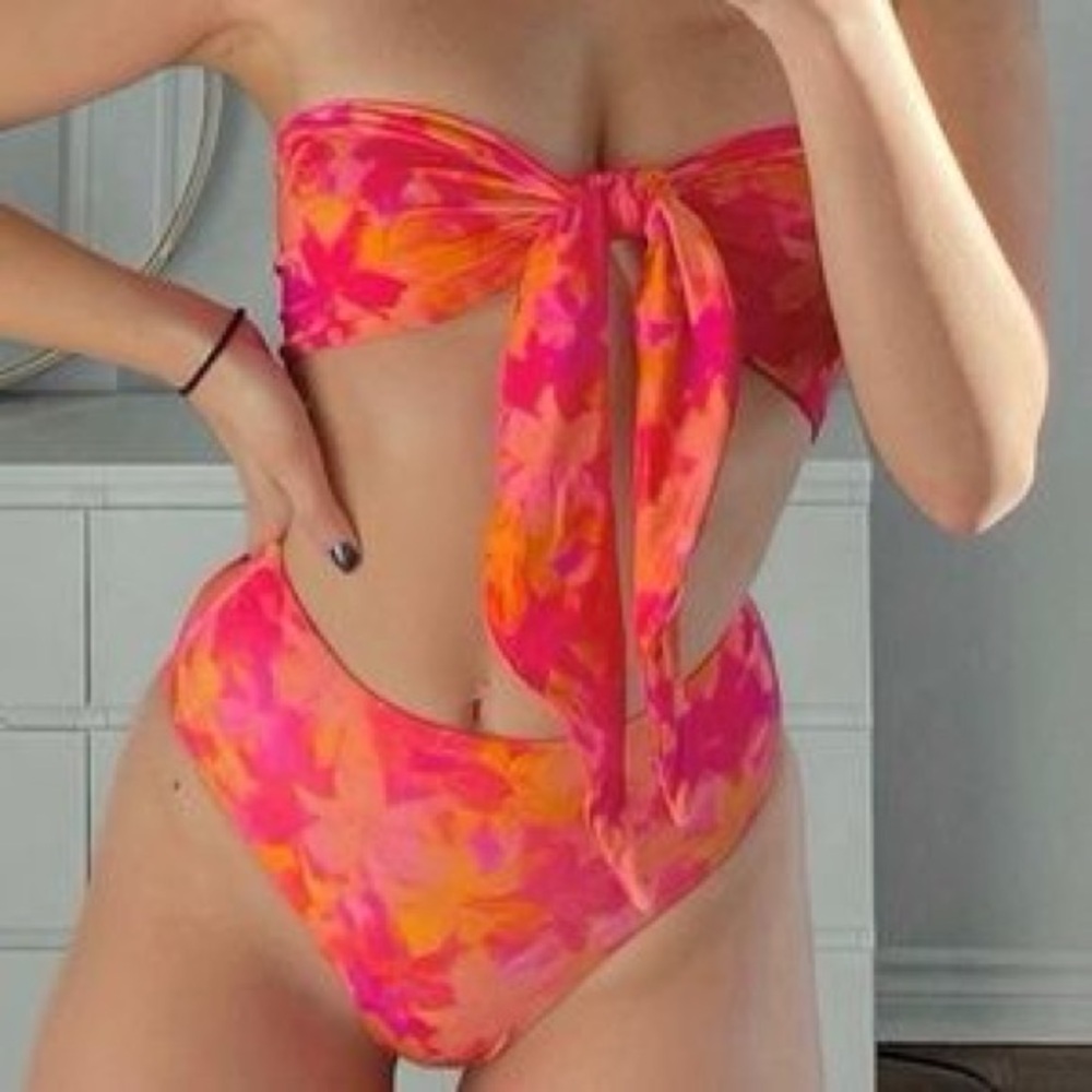 437 bikini - Flora set